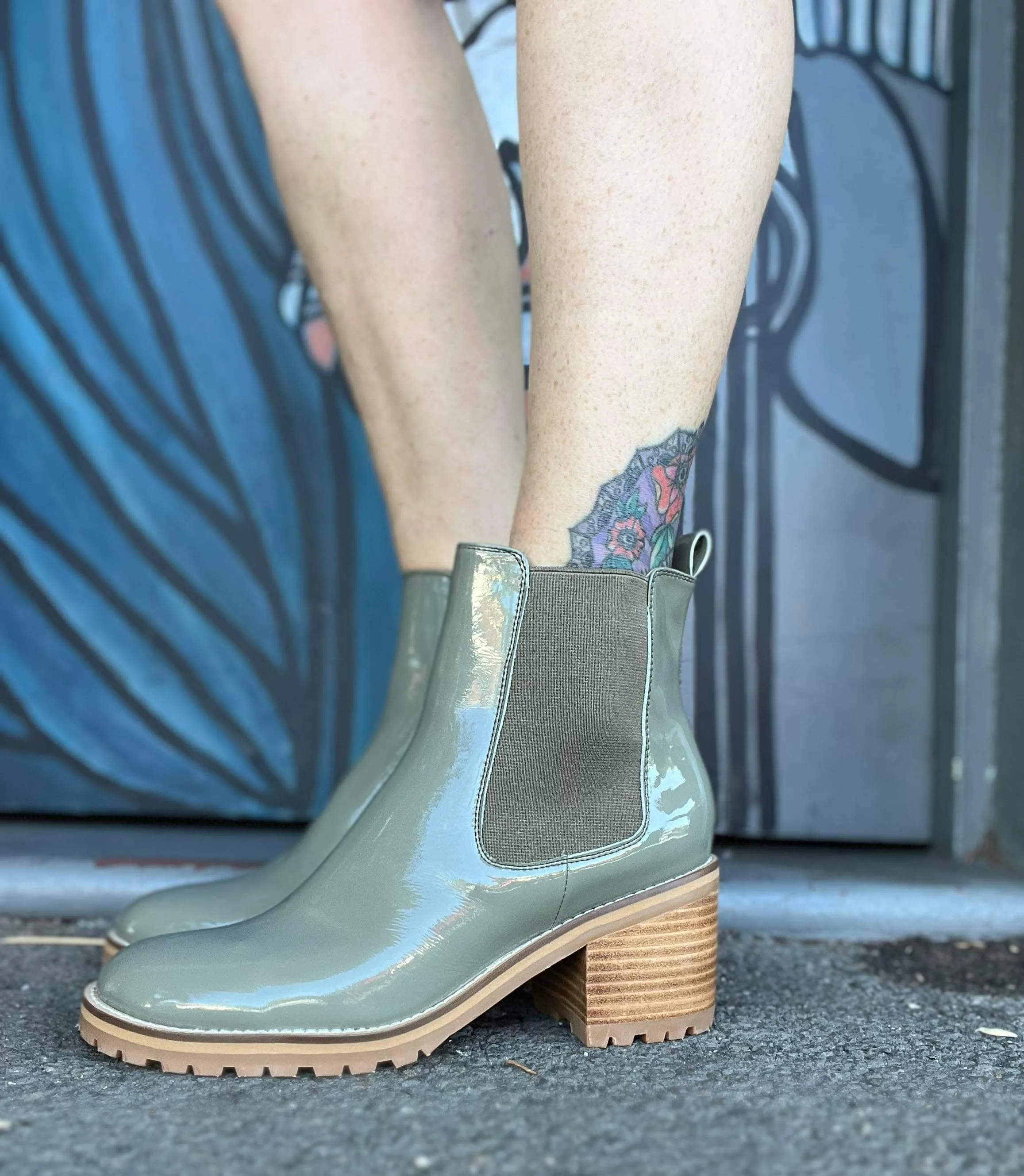 Biscoti Patent Leather Boots - Olive