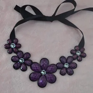 Leanzni wholesale luxury fashion short statement necklace and pendant resin color fashionable woman  necklace gift