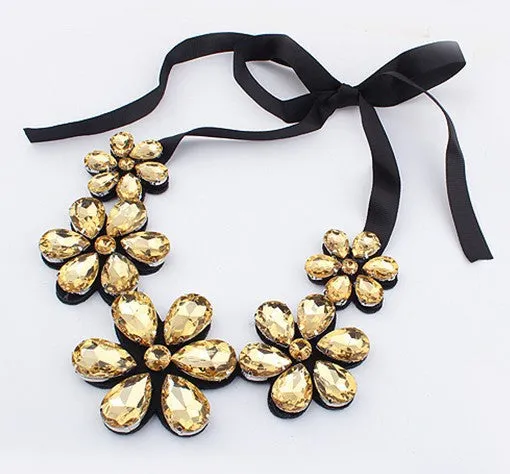 Leanzni wholesale luxury fashion short statement necklace and pendant resin color fashionable woman  necklace gift
