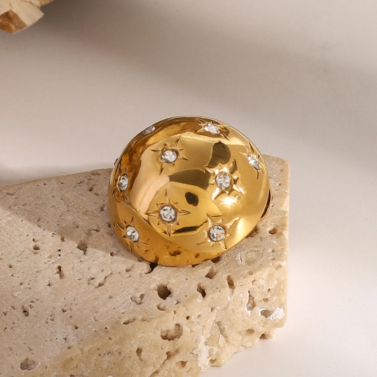 Moderate Luxury Round Geometric Stainless Steel Electroplating Brooches