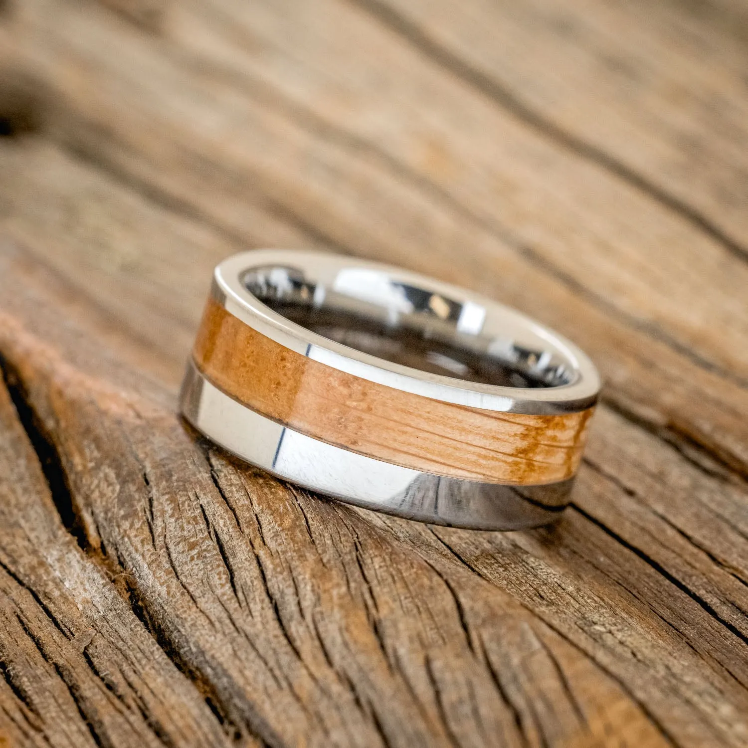 "TANNER" - WHISKEY BARREL OAK WEDDING BAND - TUNGSTEN - SIZE 8 1/4