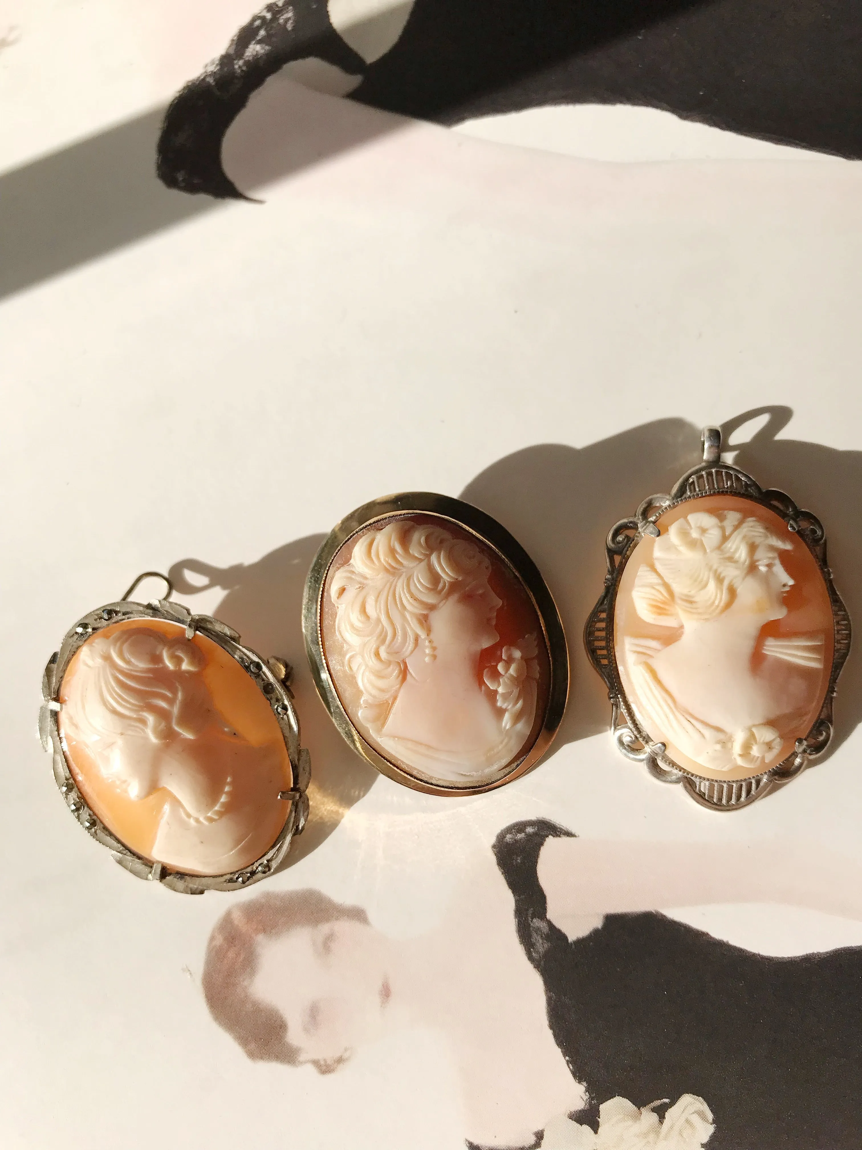 Vintage Cameo Brooch Pendants