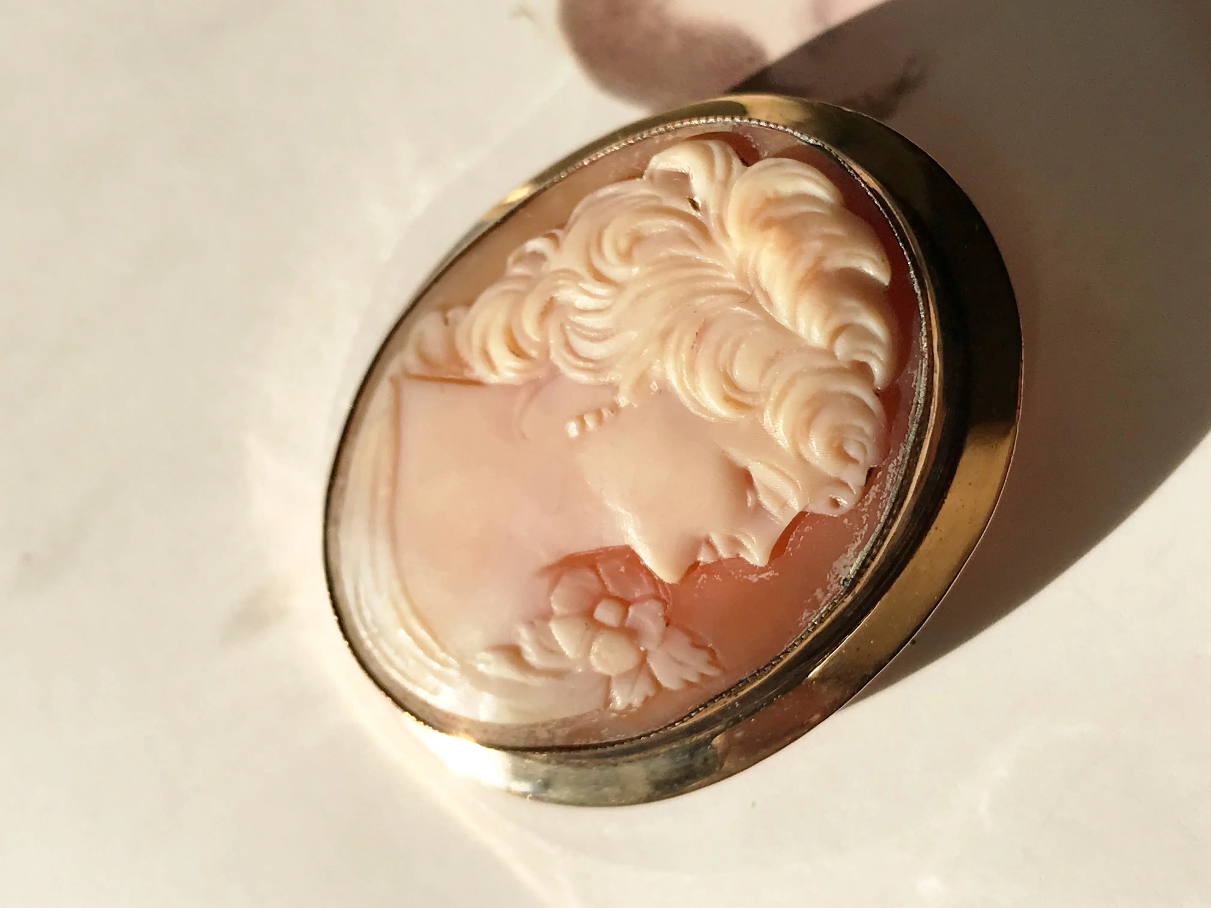 Vintage Cameo Brooch Pendants